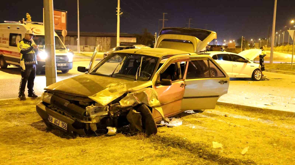 Aksaray\'da Trafik Kazası: 7 Yaralı