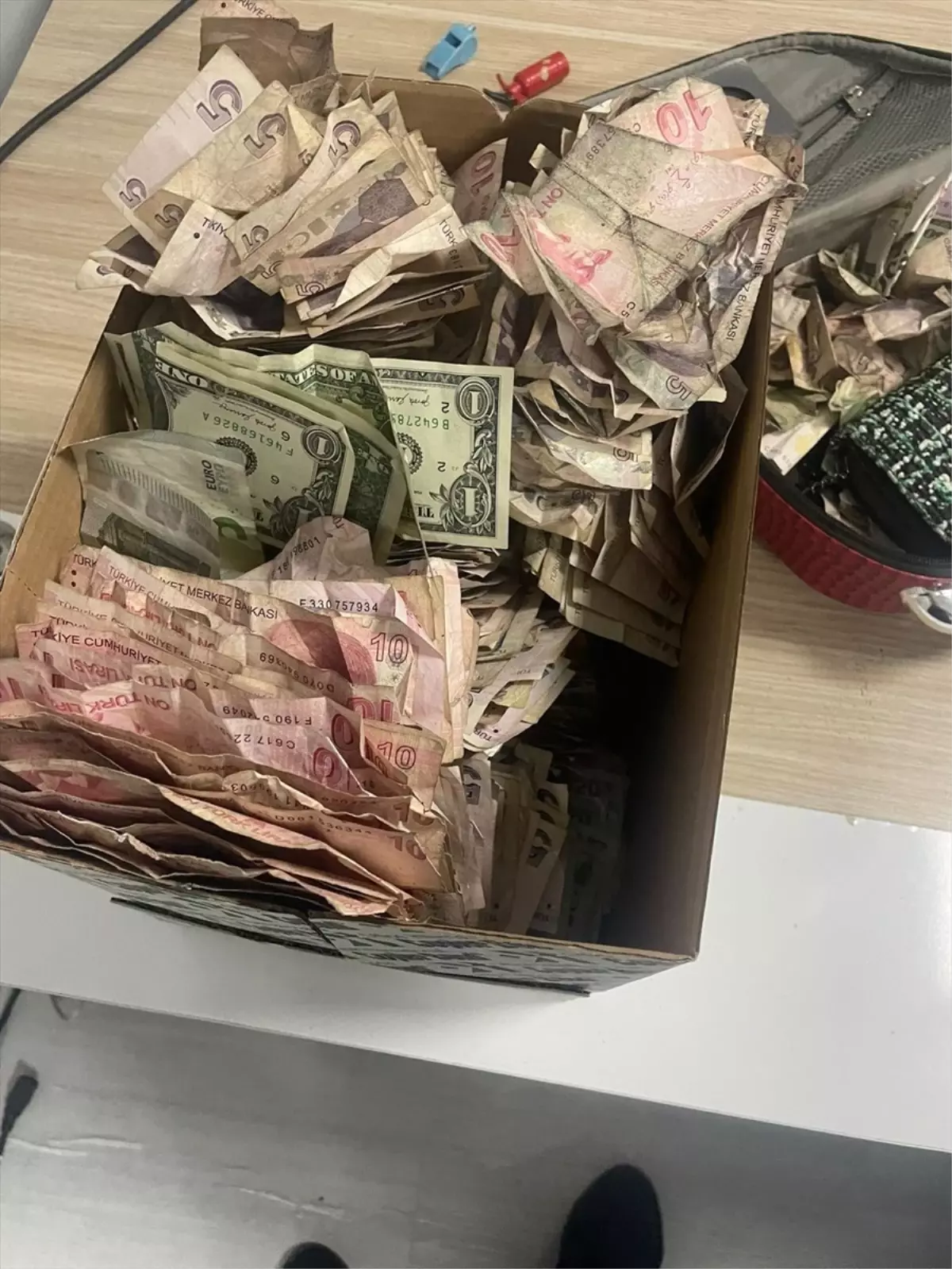 Dilenciden 24 Bin Lira Çıktı