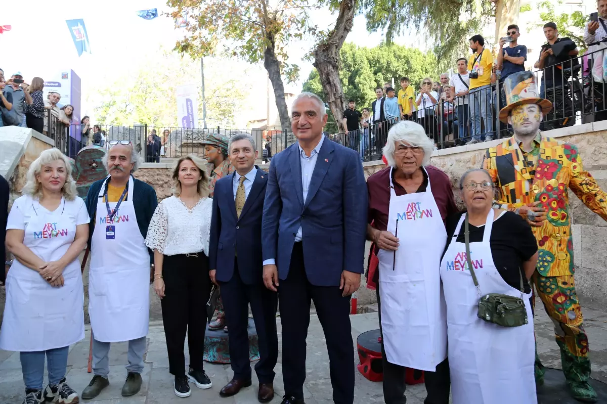 Türkan Şoray Sinemaseverlerle Buluştu