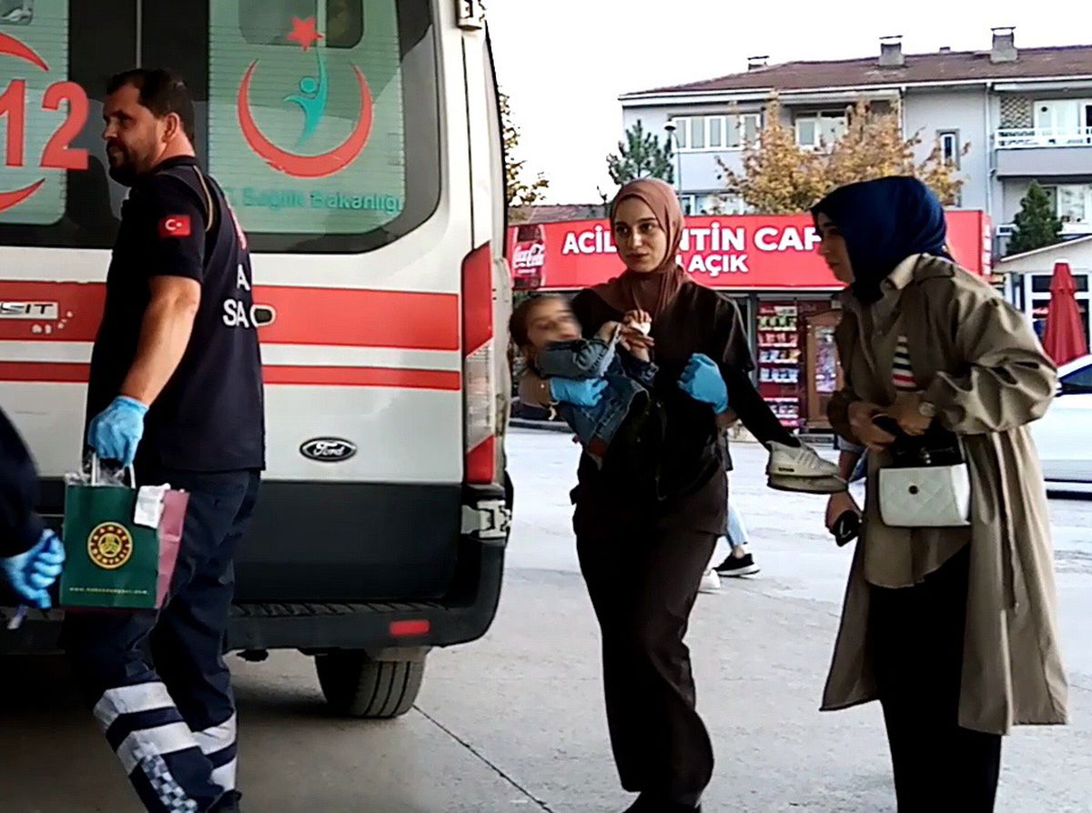 AVM\'de yürüyen merdiven kazası