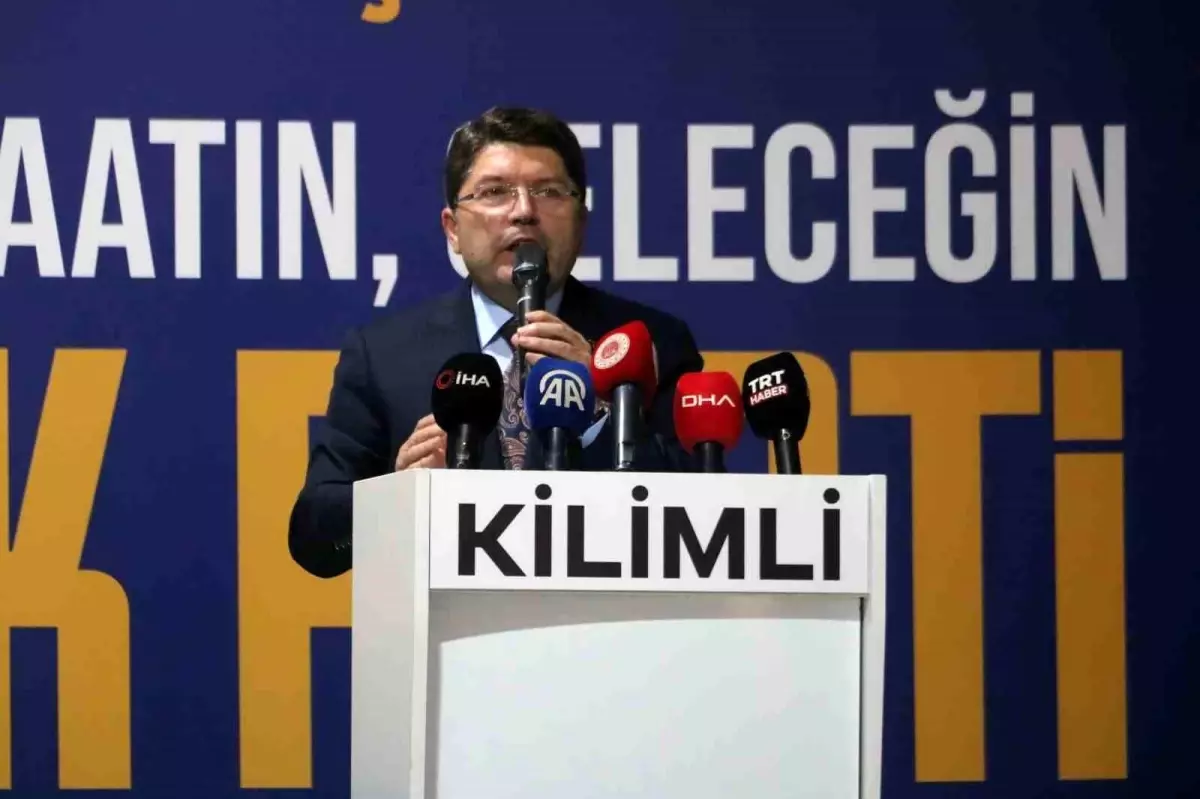 Bakan Tunç: "Bu millet, 22 yıldır Recep Tayyip Erdoğan ve AK Parti\'den eser ürettiği için vazgeçmiyor"