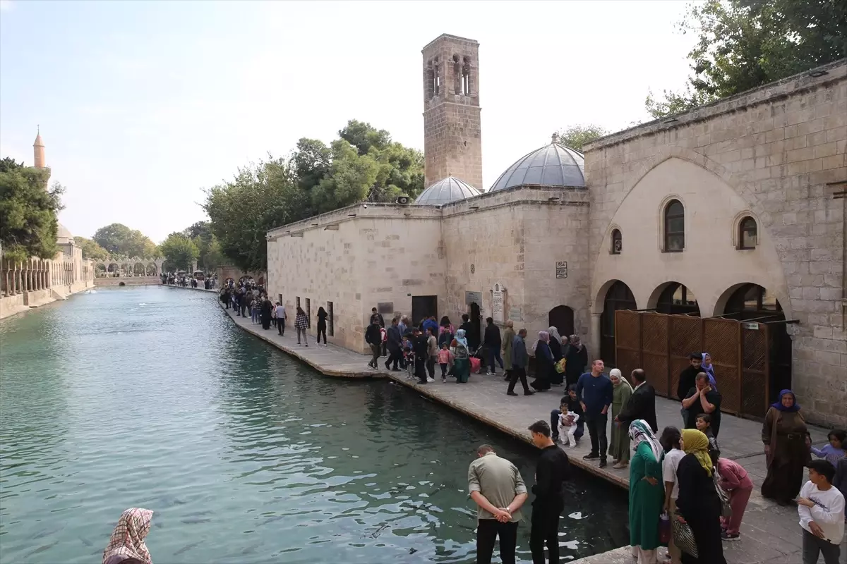 Şanlıurfa\'da Hafta Sonu Yoğunluğu