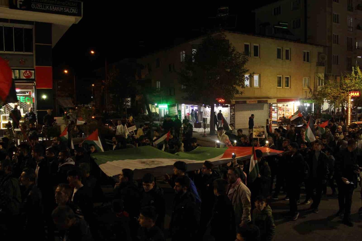 Bingöl\'de Gazze İçin Yürüyüş Düzenlendi