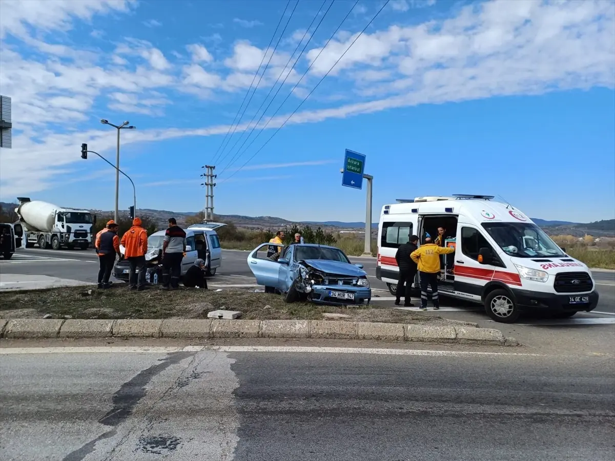 Yeniçağa\'da Trafik Kazası: 8 Yaralı