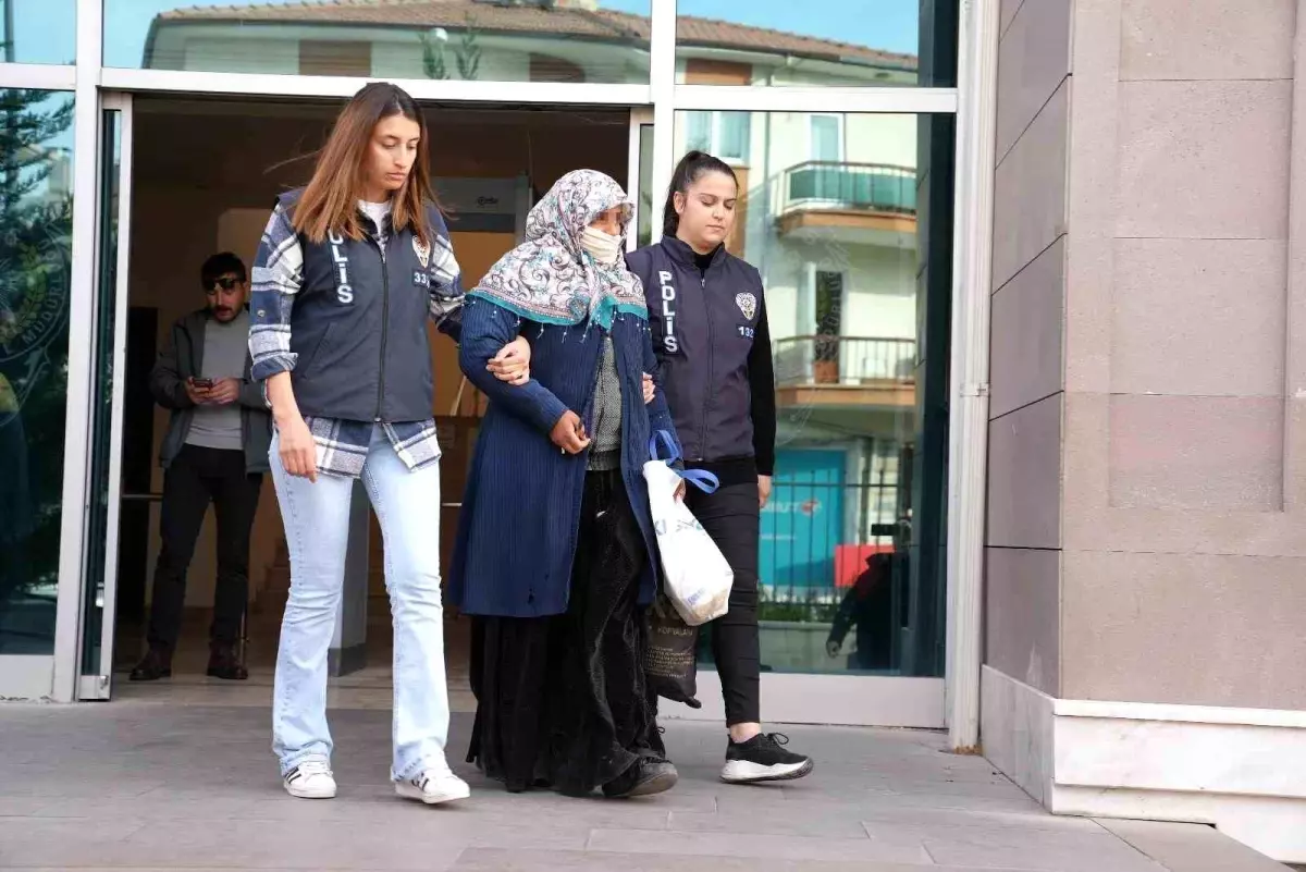 Çöpten Yemek Toplayan Dolandırıcı Yakalandı