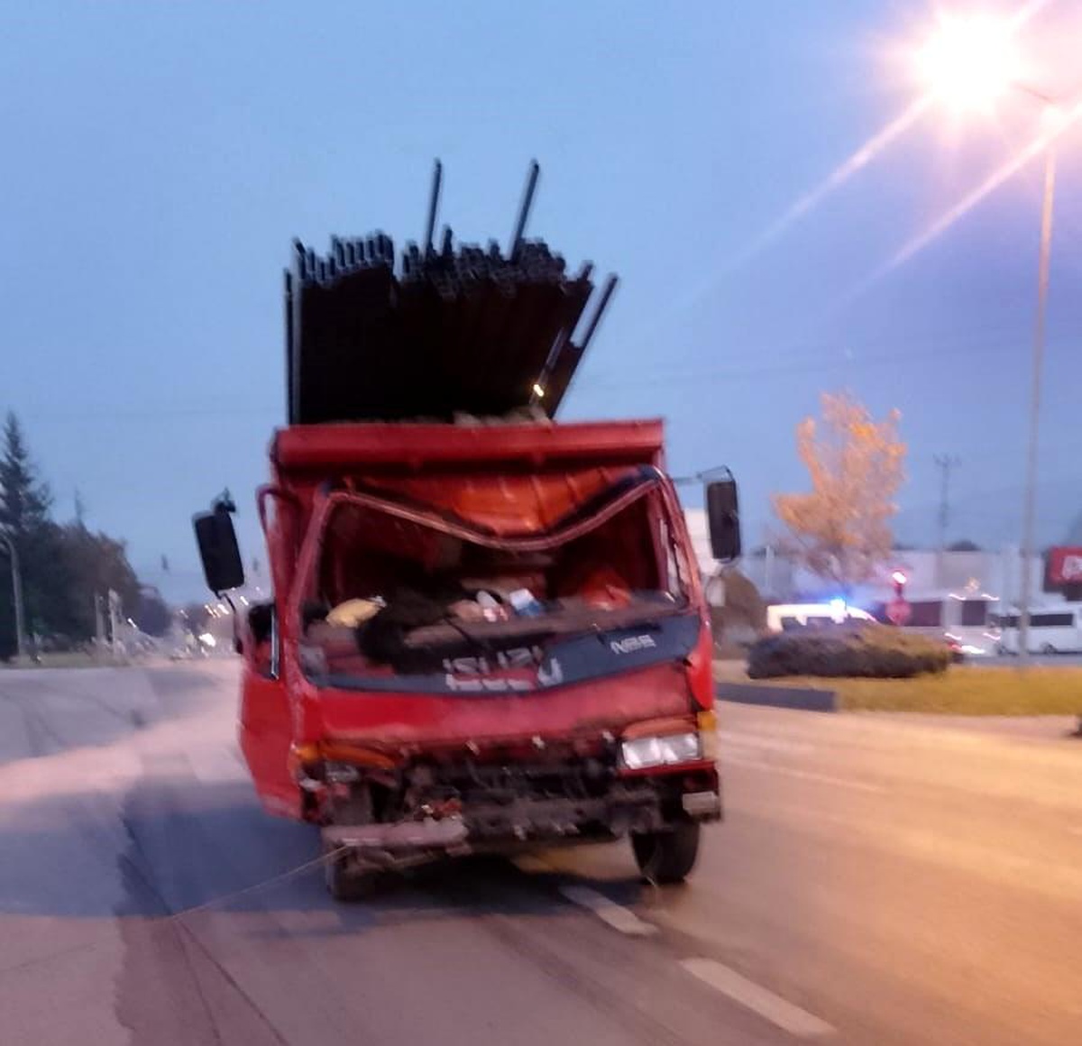 Bolu\'da Trafik Kazası: Kamyon Gaz Tankerine Çarptı