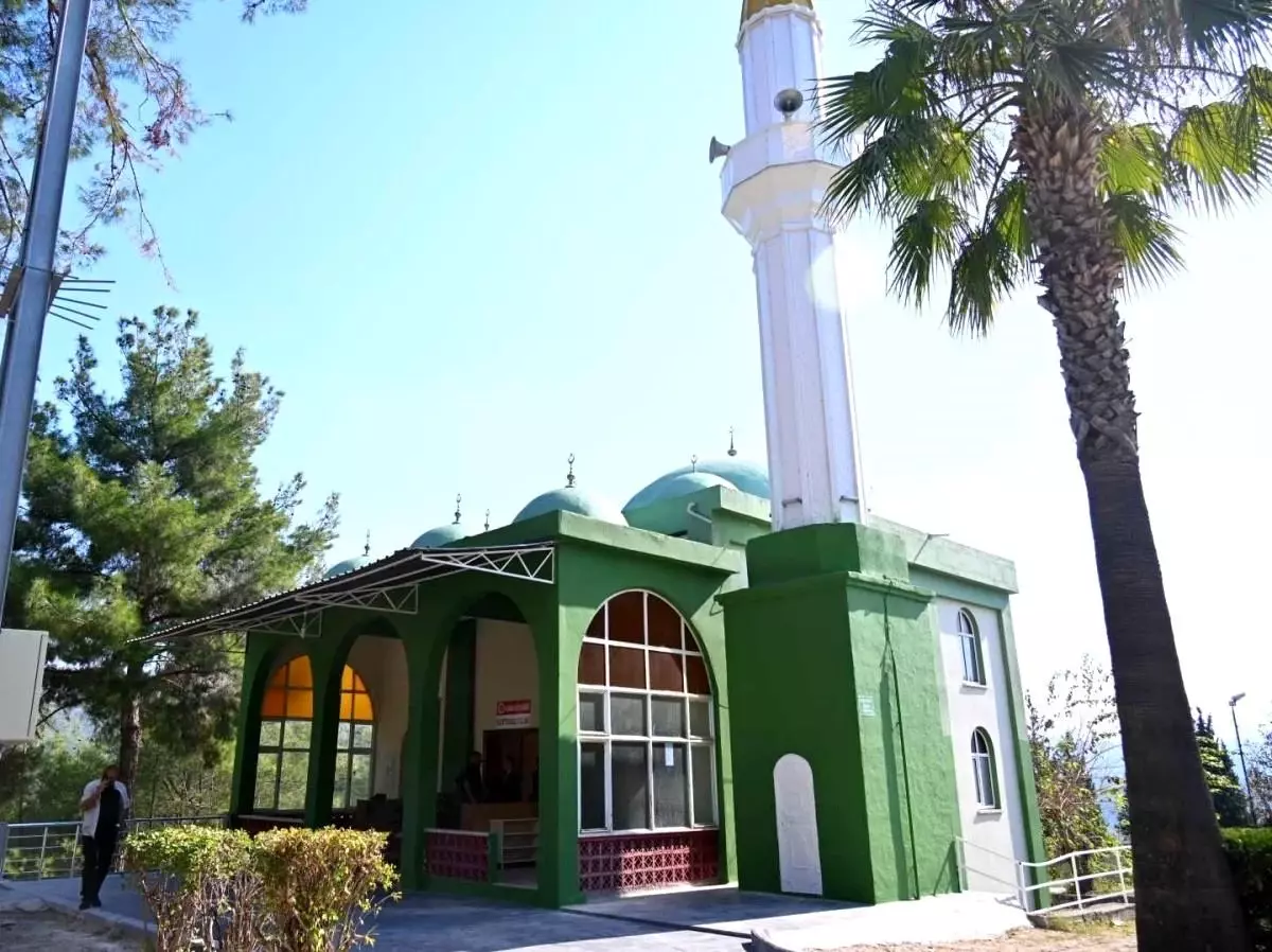 Aslantaş Camii Yeniden İbadete Açıldı