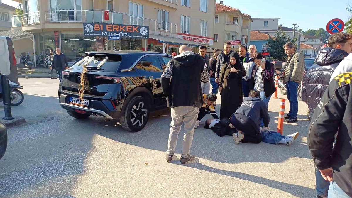 Düzce\'de Gelin Arabası Yayaya Çarptı