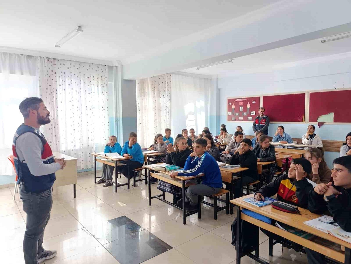 Gaziantep\'te Siber Farkındalık Eğitimi