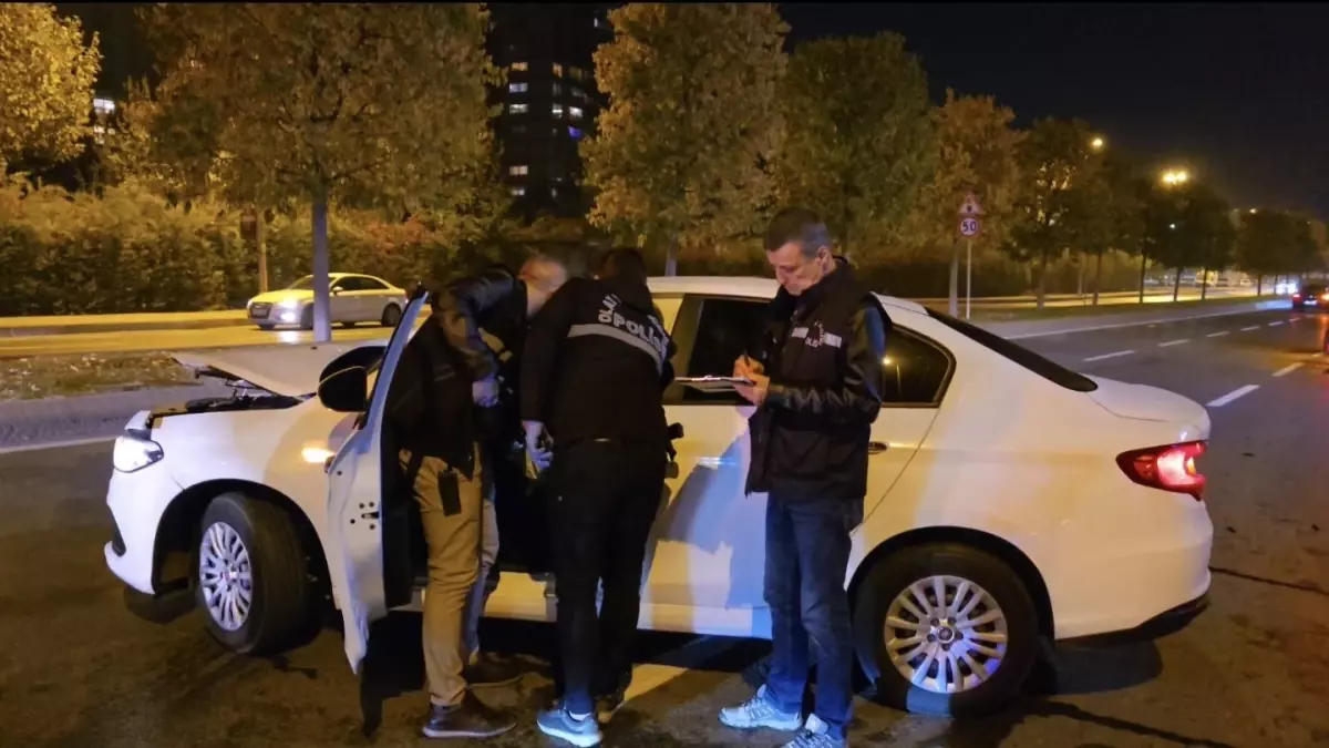 Kartal\'da Trafik Kazası: Genç Kız Hayatını Kaybetti