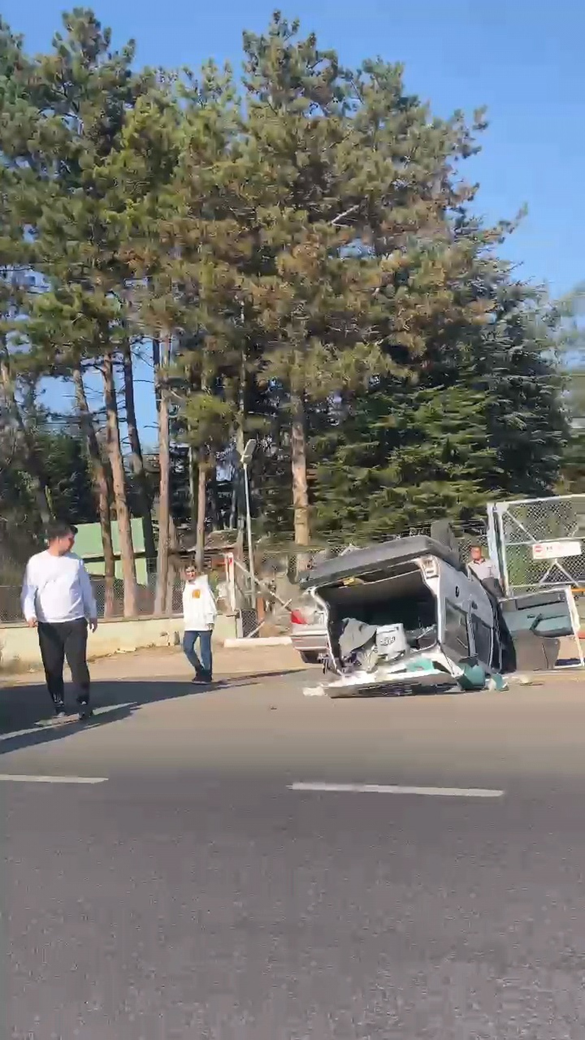 İnegöl\'de Trafik Kazası: Sürücü Yaralandı