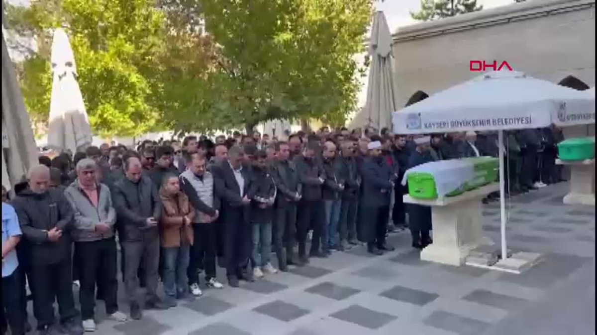 KAYSERİ\'de Öğrenci Pencereden Düştü