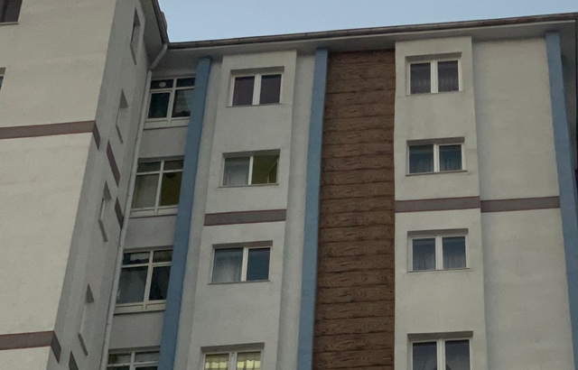 9. kattan düşen 17 yaşındaki İpek, toprağa verildi 9. kattan düşen 17 yaşındaki İpek, toprağa verildi