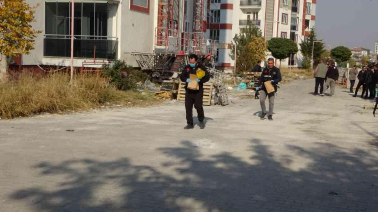 Malatya'da Boşaltılan Apartmanda El Bombası ve Mermiler Bulundu