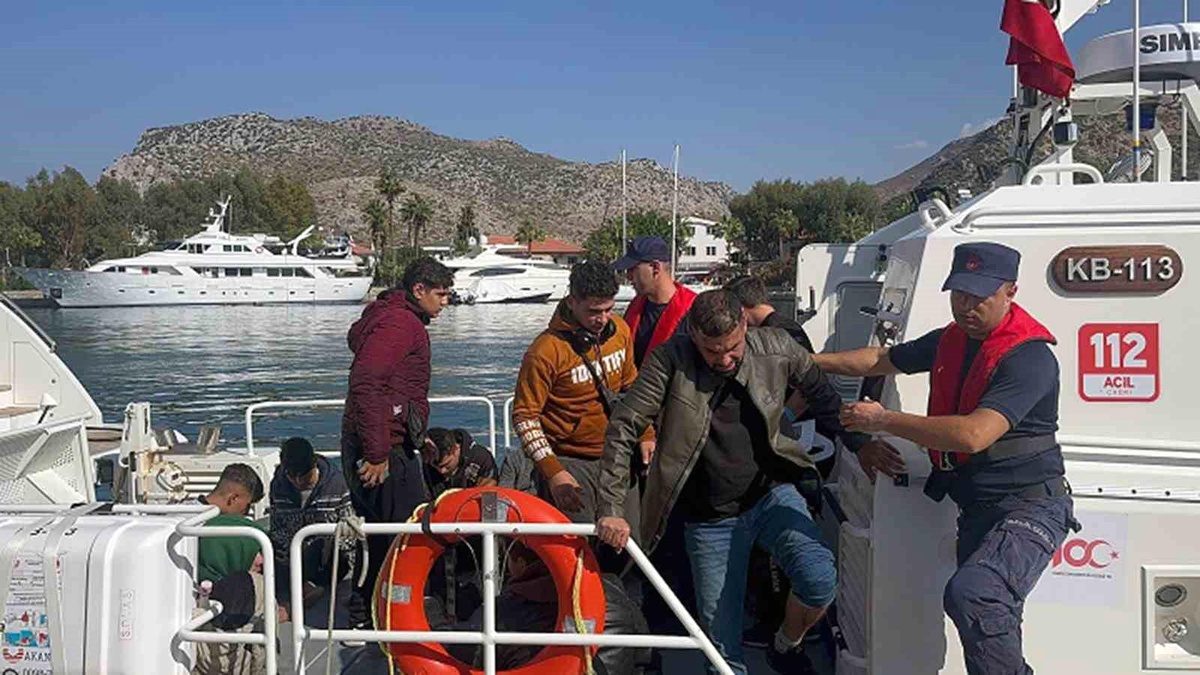 Marmaris\'te 16 Göçmen ve 2 Kaçakçı Yakalandı