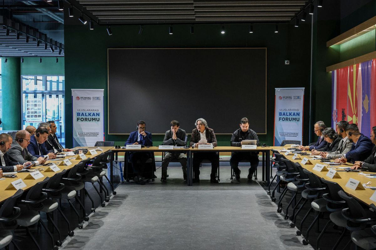 Balkan Romanları Forumu İstanbul\'da Toplandı