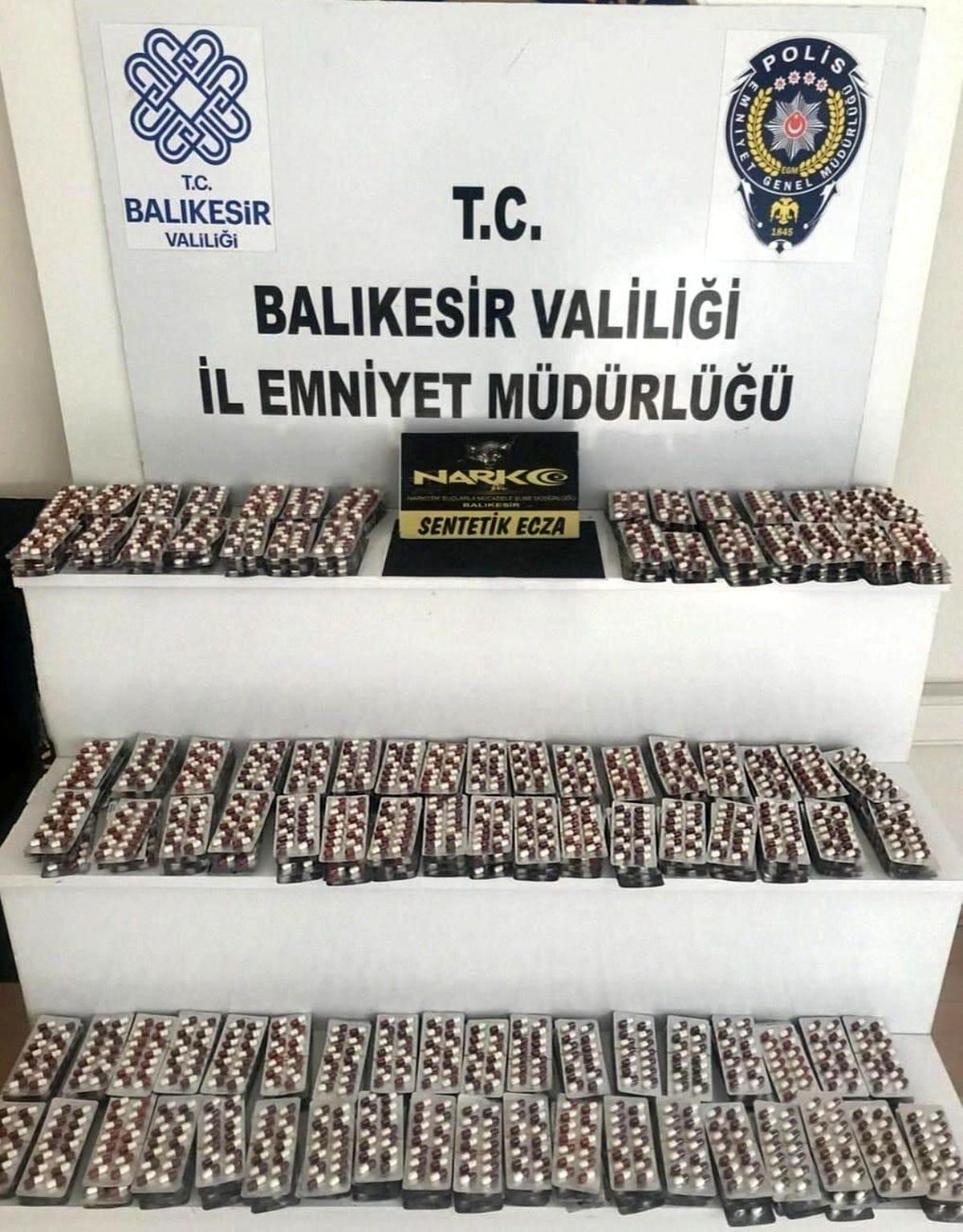 Balıkesir\'de 5.600 Sentetik Ecza Hapı Ele Geçirildi