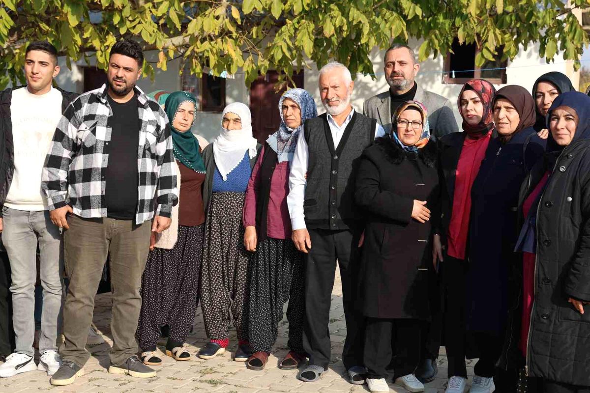 Elazığ\'da Kırmızı Montlular, şehit aileleriyle bir araya geldi