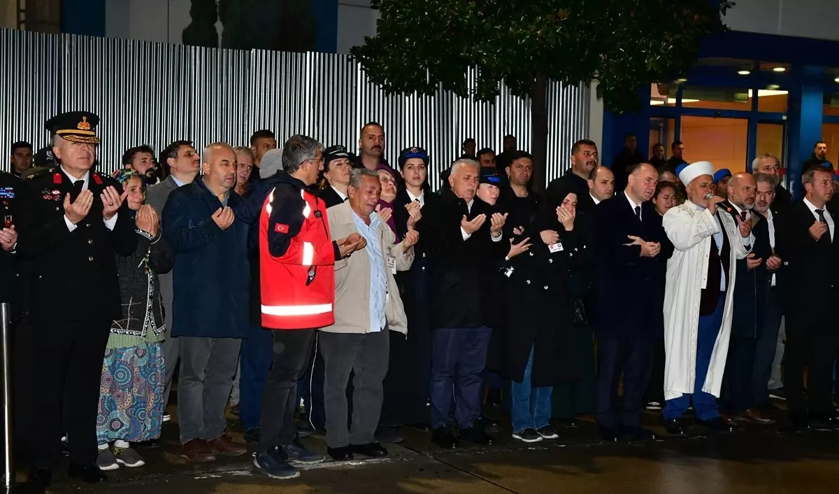 Şehit Polis Memuru Ogün Yürümez\'in Cenazesi Trabzon\'da Törenle Karşılandı