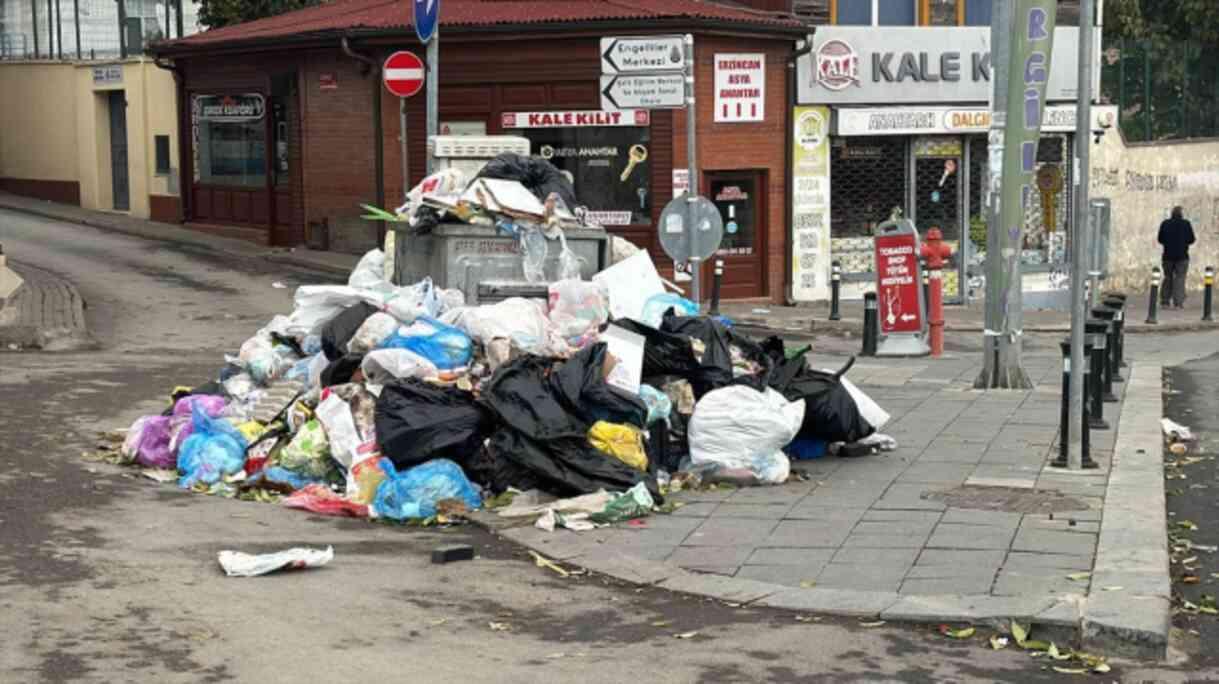 Kartal'da Çöp Toplama Krizi: Eylemler Vatandaşları Rahatsız Ediyor