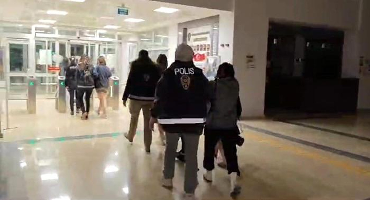 Kütahya\'da Fuhuş Operasyonu: 9 Gözaltı, 10 Kadın Kurtarıldı
