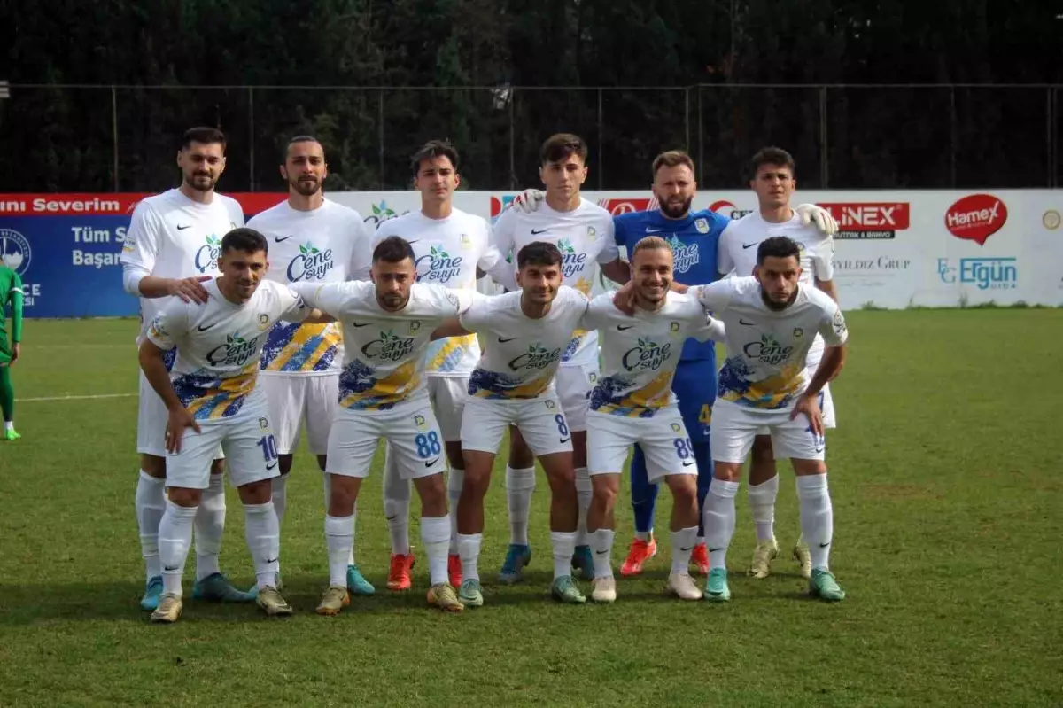 Belediye Derincespor, Serik Belediyespor\'a 7-1 Mağlup Oldu