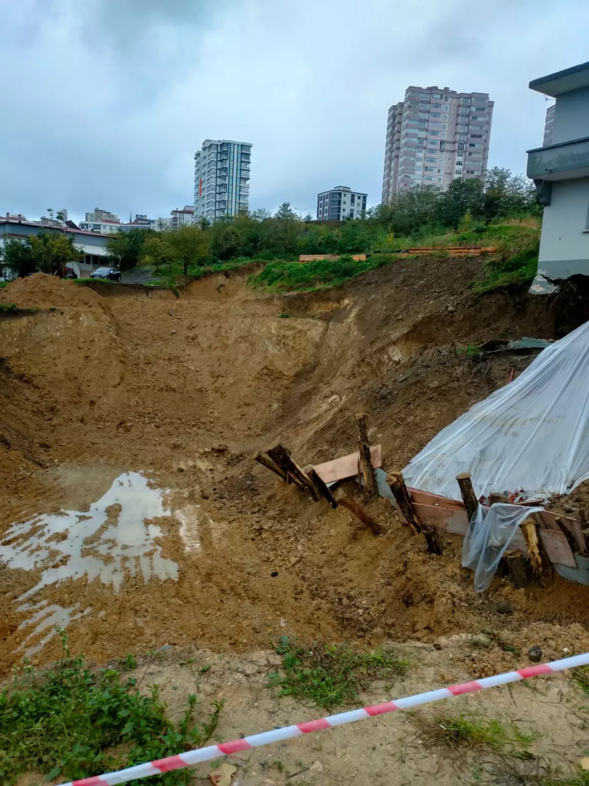 Samsun\'da İnşaatta Toprak Kayması