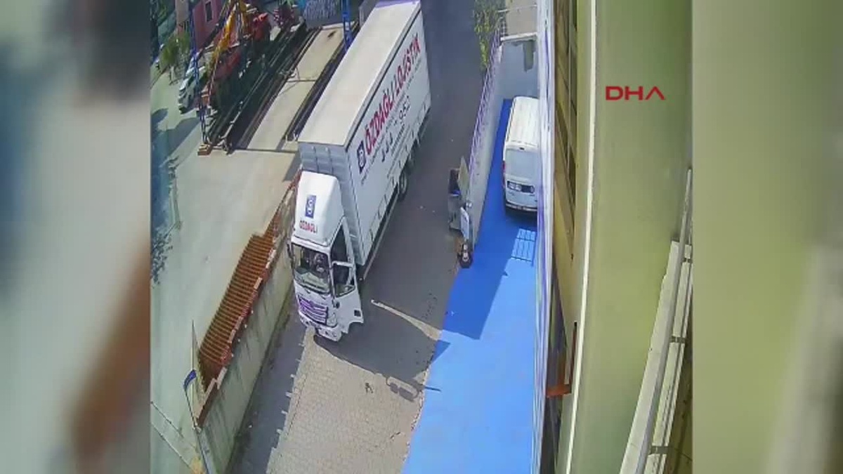 Minibüsun Kontrolsüz Hareketi Kameralara Yansıdı
