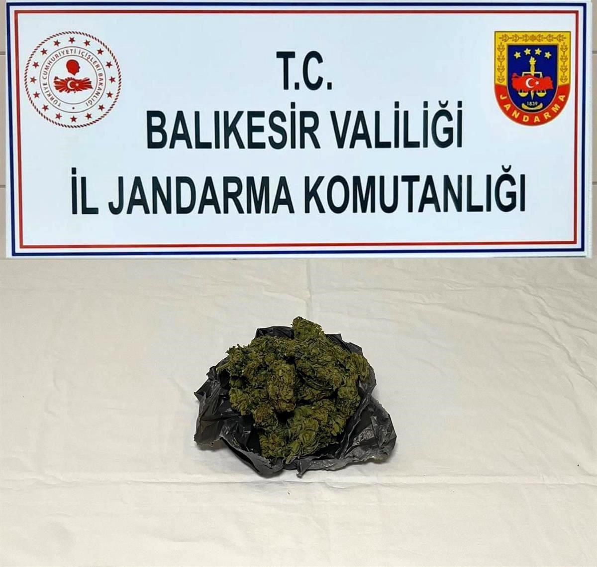 Balıkesir\'de Kaçakçılık Operasyonu: 25 Gözaltı