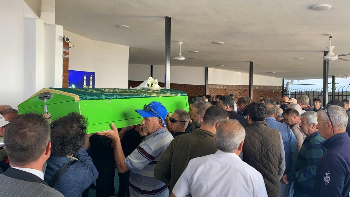 Bodrum\'da Motosiklet Kazası: 16 Yaşındaki Taylan Dirik Hayatını Kaybetti