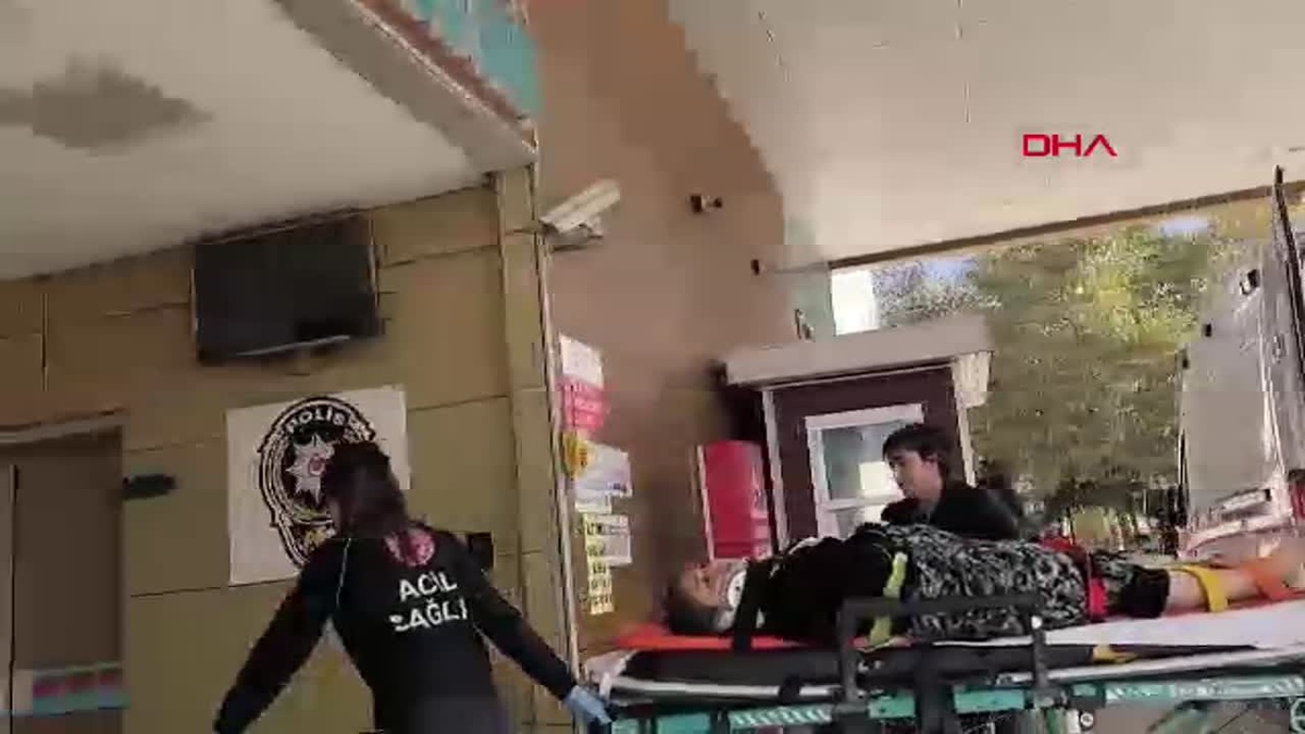 İnegöl\'de Cam Silen Kadın Düşerek Ağır Yaralandı
