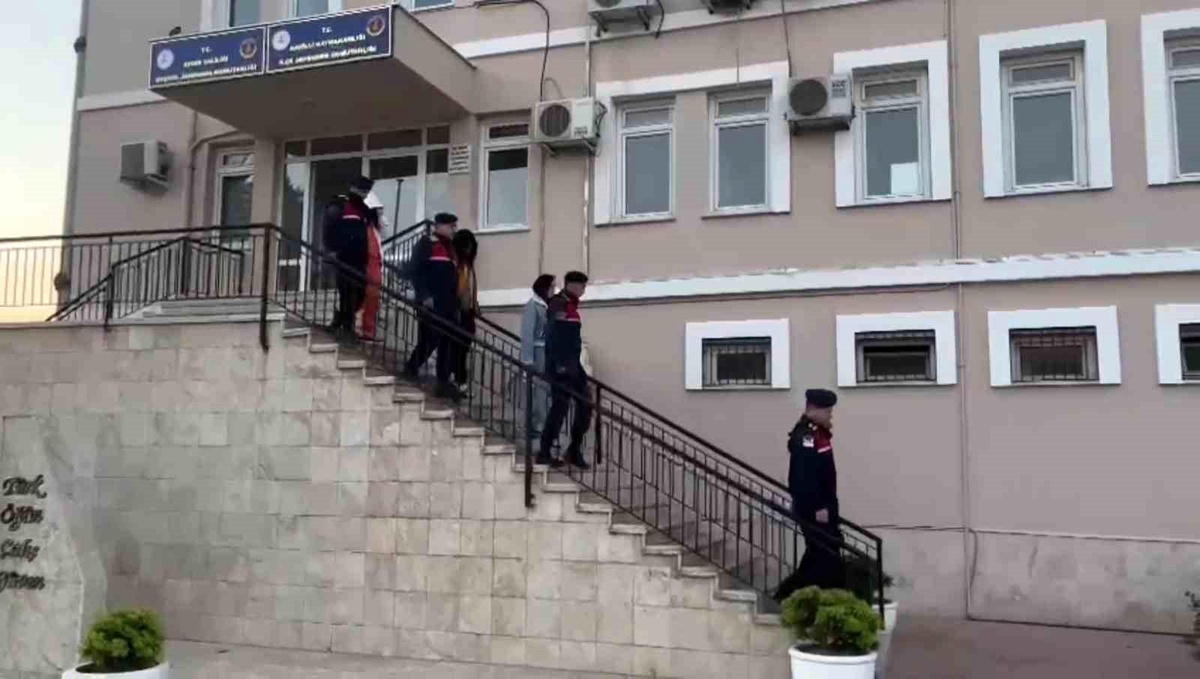 Aydın\'da Vizesiz Çalışan 4 Yabancı Yakalandı