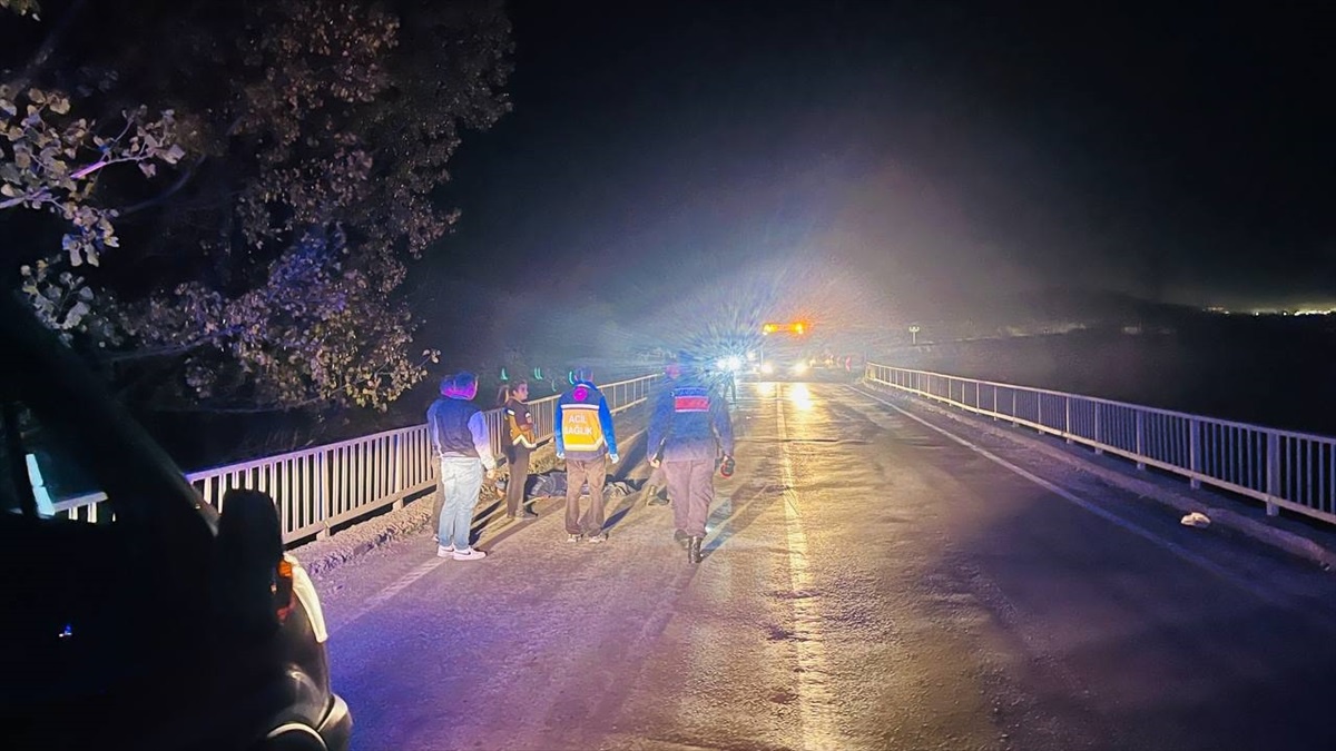 Çan\'da Otomobil Yaya Çarptı: 95 Yaşındaki Adam Hayatını Kaybetti