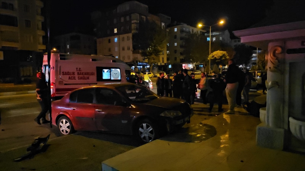 Çorum\'da kaza: Sürücü hastaneye kaldırıldı