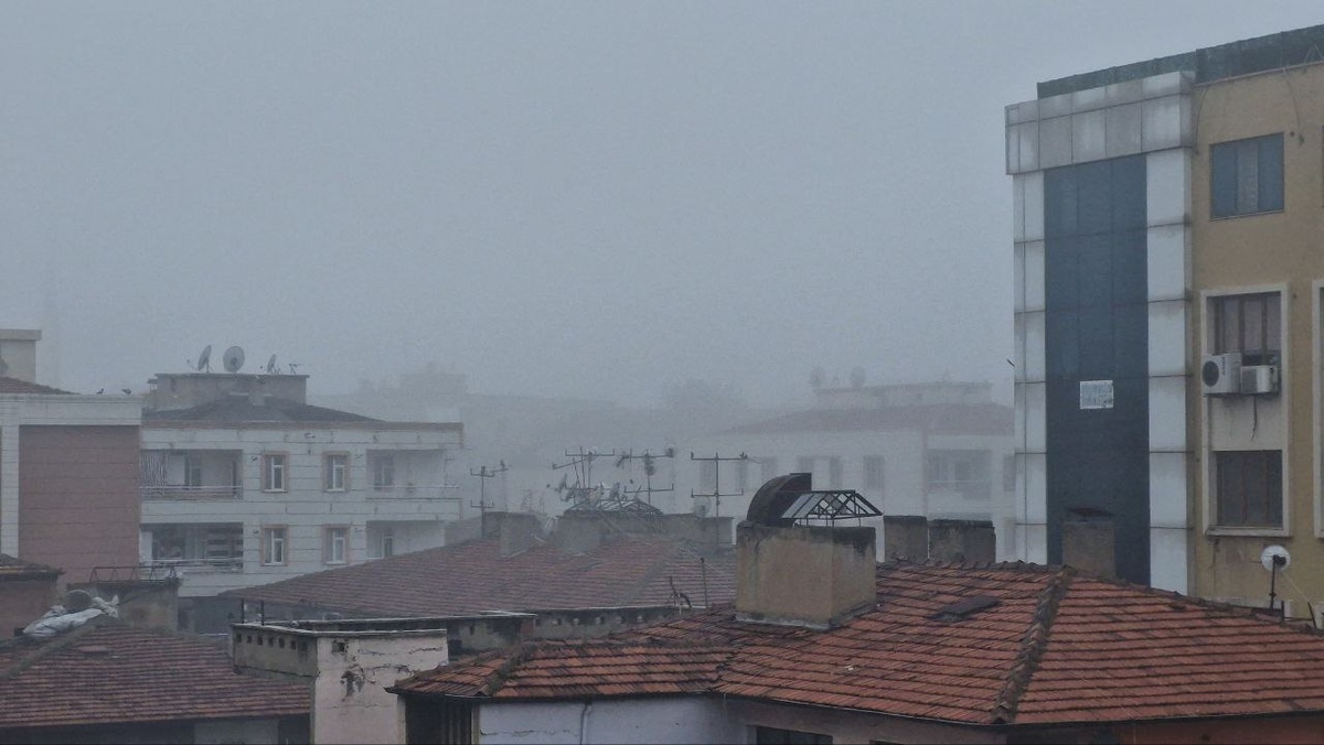Diyarbakır\'da Sis Uçuşları Geciktirdi
