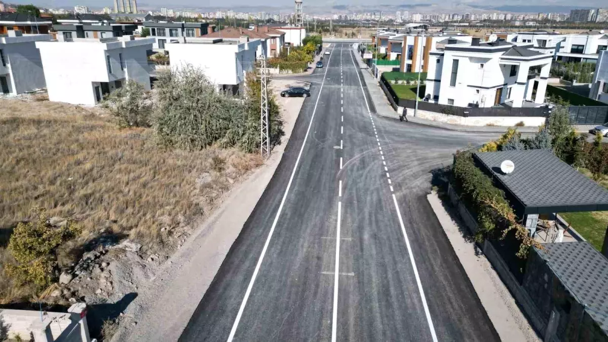 Melikgazi Belediyesi Erenköy Mahallesi\'nde Yol ve Çevre Düzenlemesi Yaptı