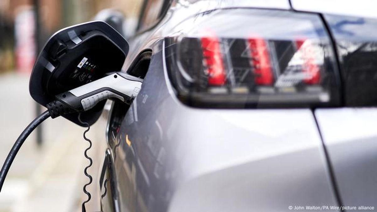Fransa ve Almanya\'da Elektrikli Araç Cezaları Gözden Geçiriliyor