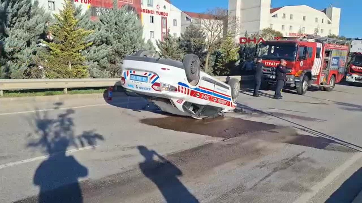İzmit\'te Jandarma Aracı Takla Attı