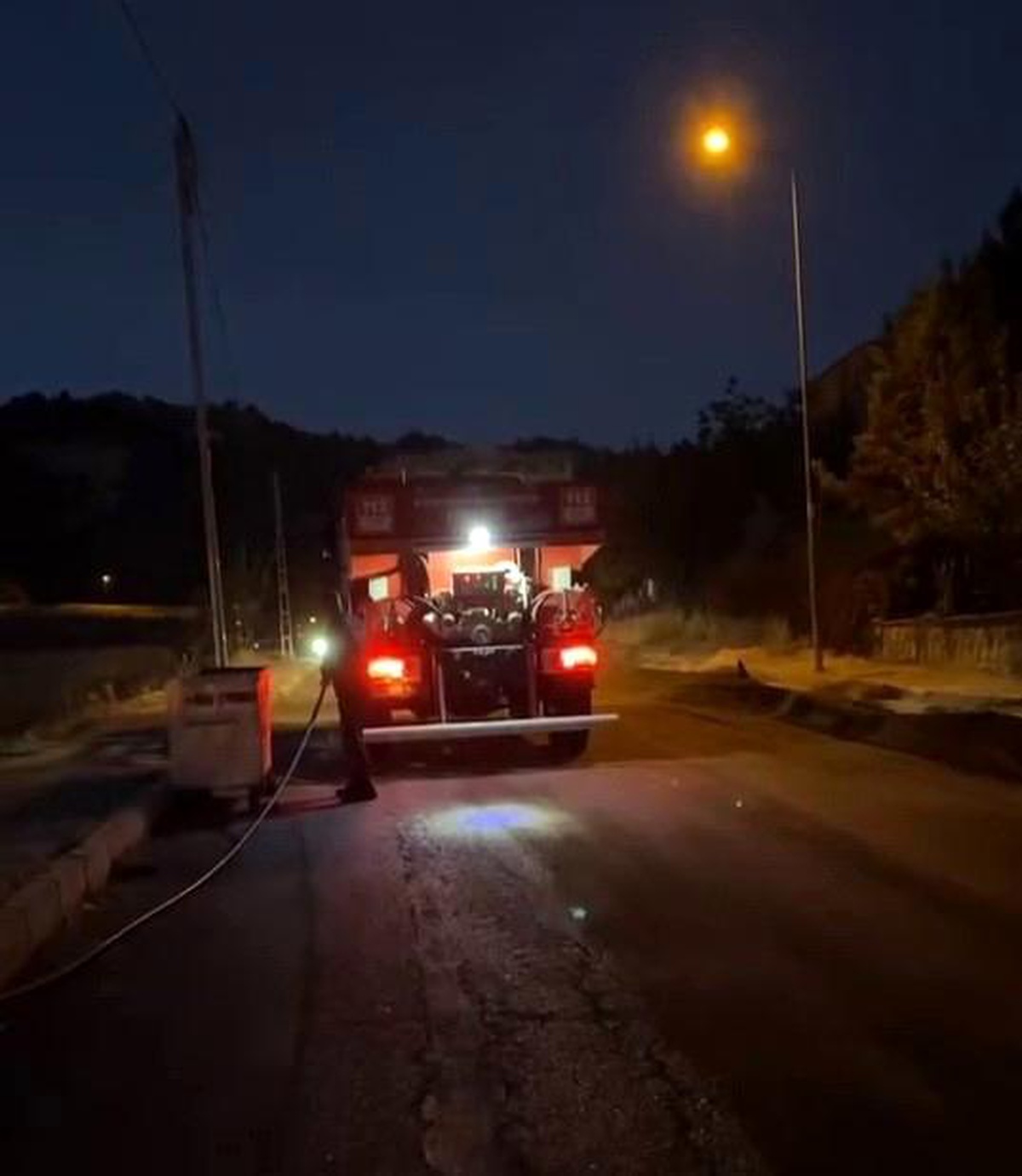 Adıyaman\'da Kuru Ot Yangını Paniğe Neden Oldu