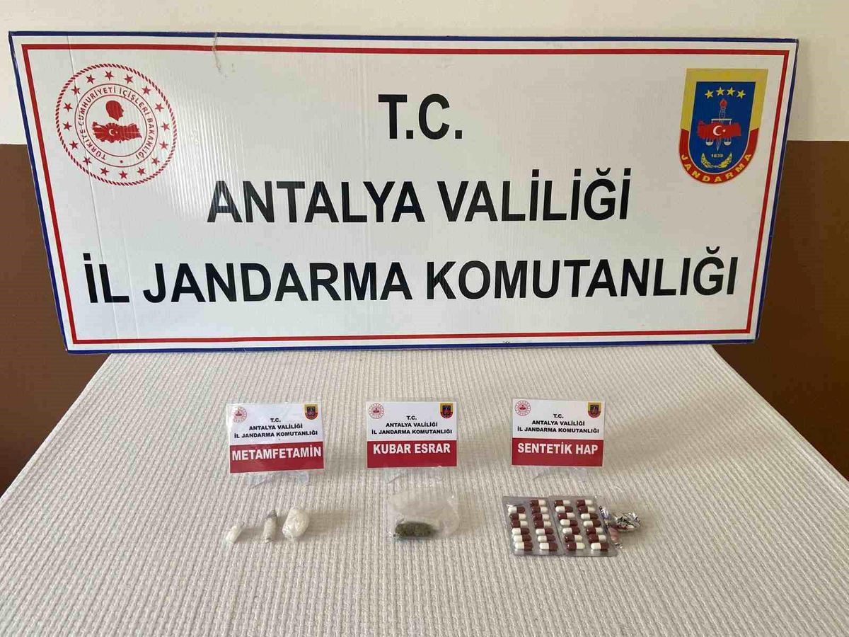 Antalya\'da Uyuşturucu Operasyonu
