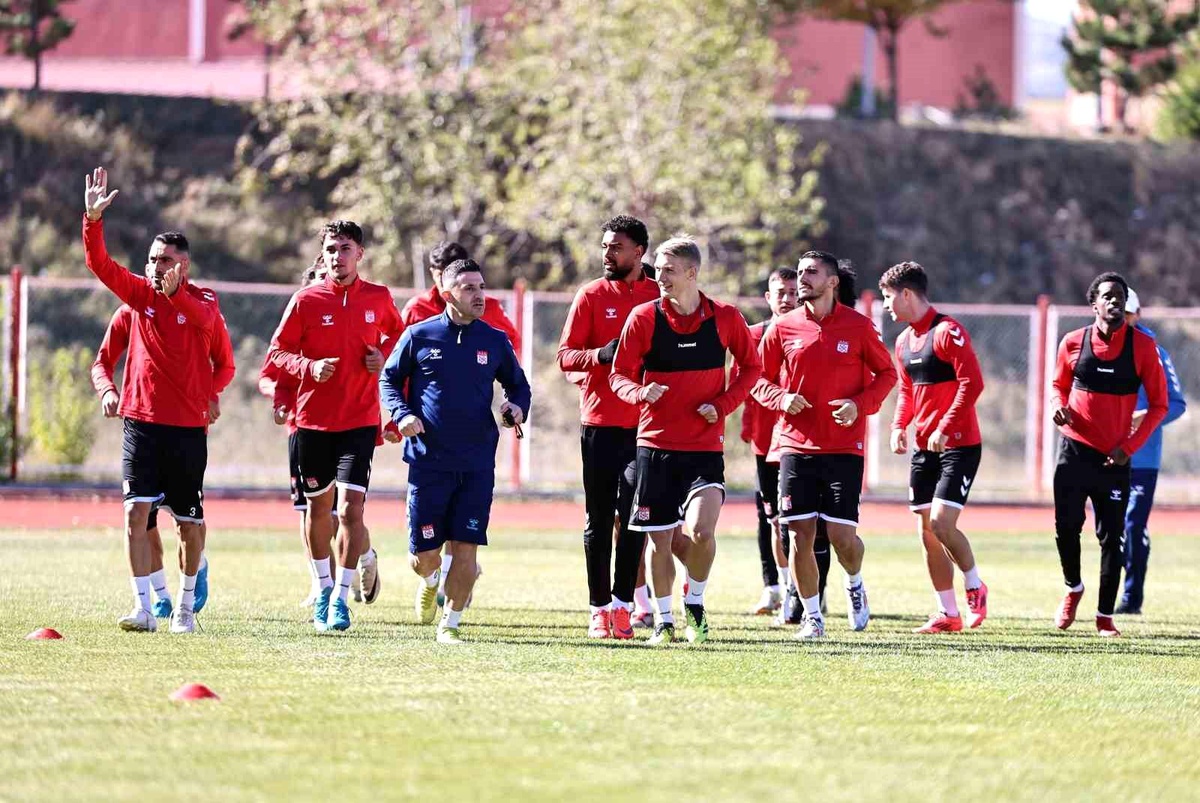 Sivasspor Fenerbahçe\'ye Hazırlanıyor