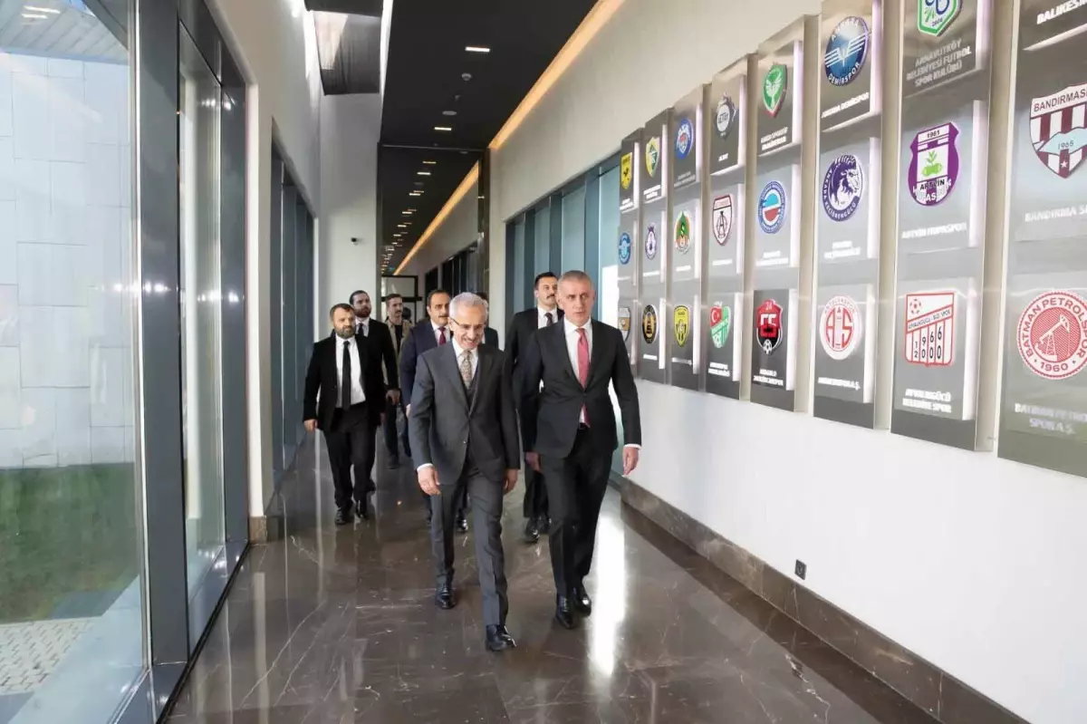 Bakan Uraloğlu TFF\'yi Ziyaret Etti