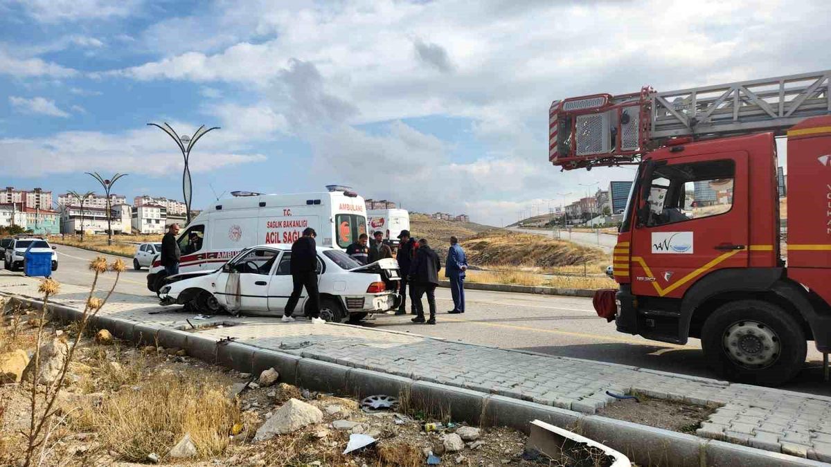 Van\'da Trafik Kazası: 1 Yaralı