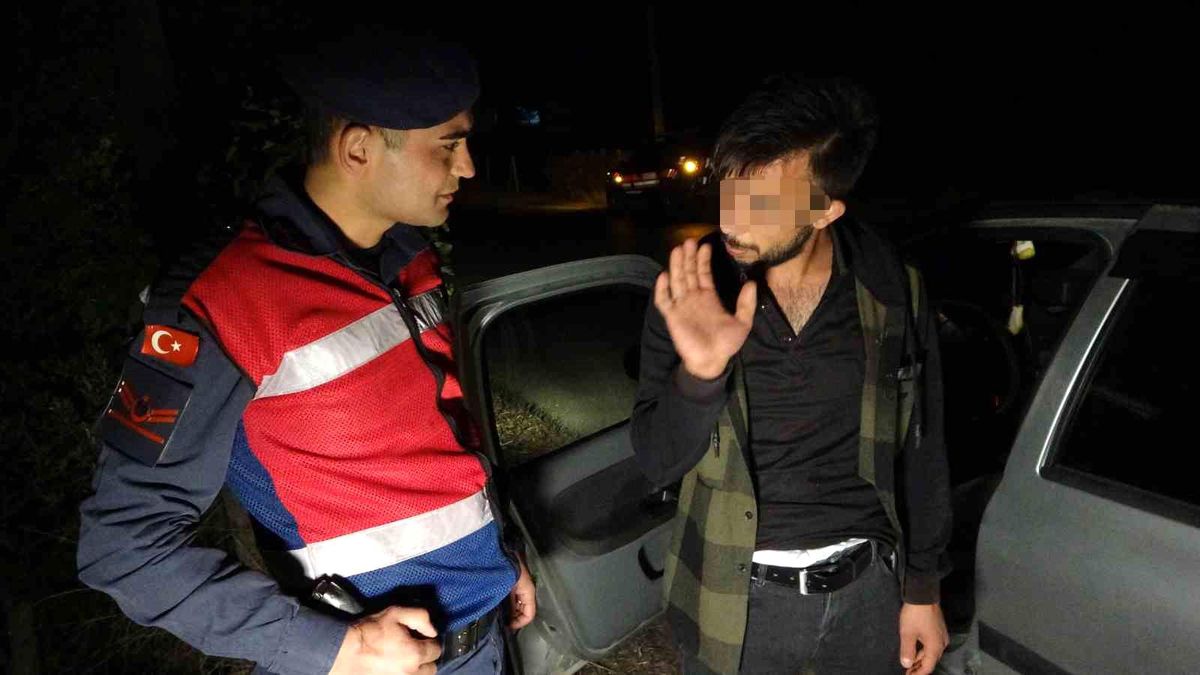 Alkolün Etkisiyle Kendinden Geçen Şahısla Jandarma Arasında Eğlenceli Diyalog