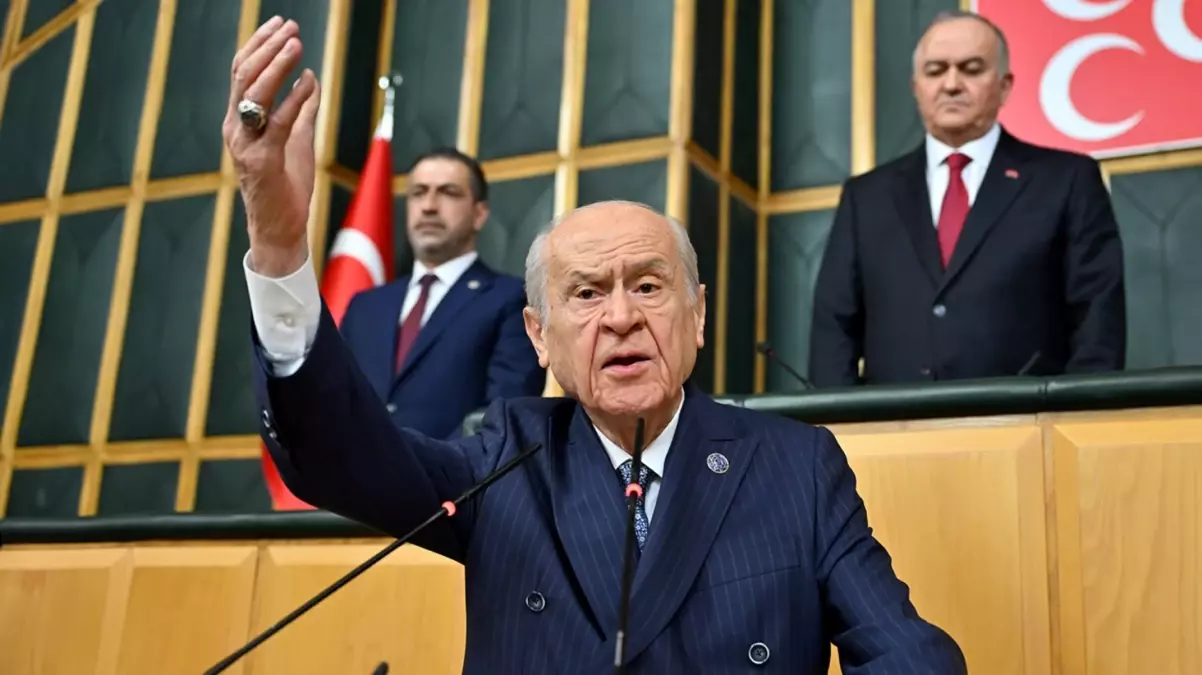 Bahçeli\'den yeni kayyum sinyali: Terör örgütünün türediği neresi varsa orası meşru hedeftir