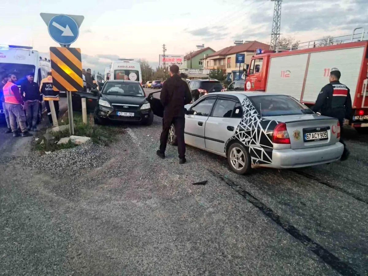 Zonguldak\'ta Trafik Kazası: 3 Yaralı