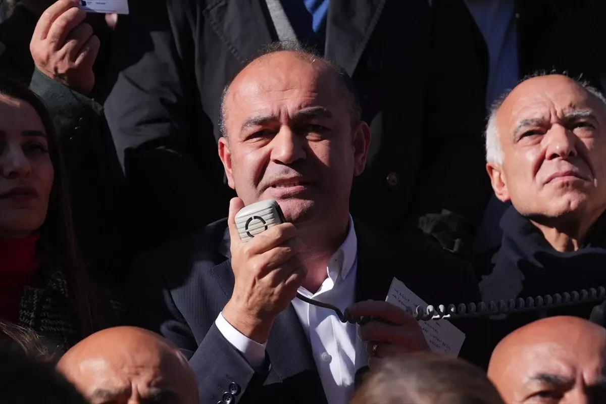 CHP\'den Tutuklu Belediye Başkanı İçin Destek