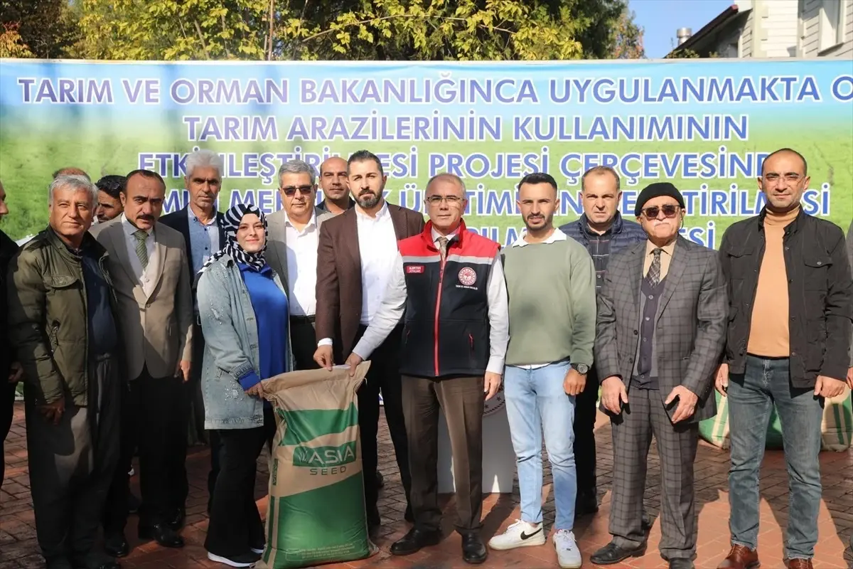 Diyarbakır\'da Çiftçilere Hibe Mercimek Tohumu Dağıtımı