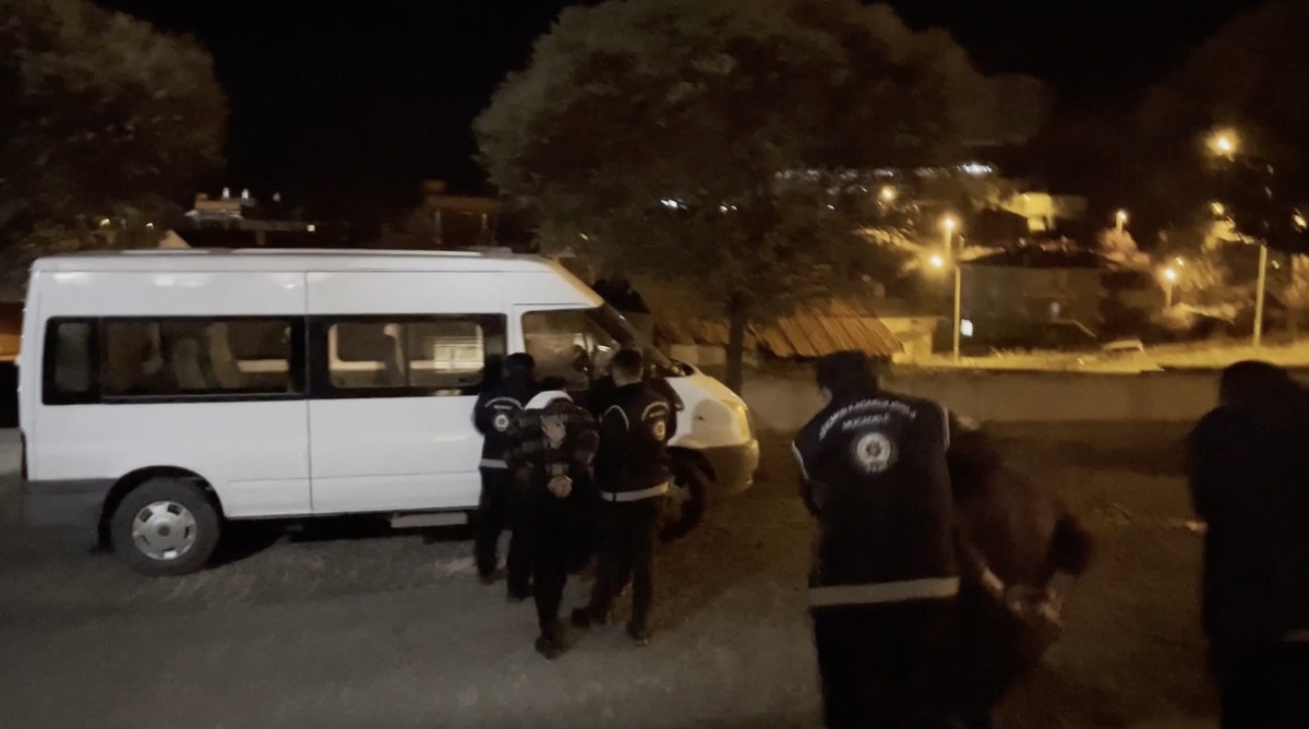 Erzincan\'da Göçmen Kaçakçılığı Operasyonu