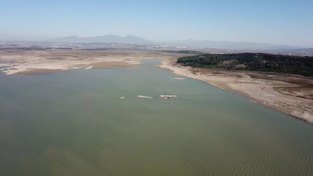 İzmir\'de Kuraklık Alarmı: Su Seviyesi Yüzde 13,88